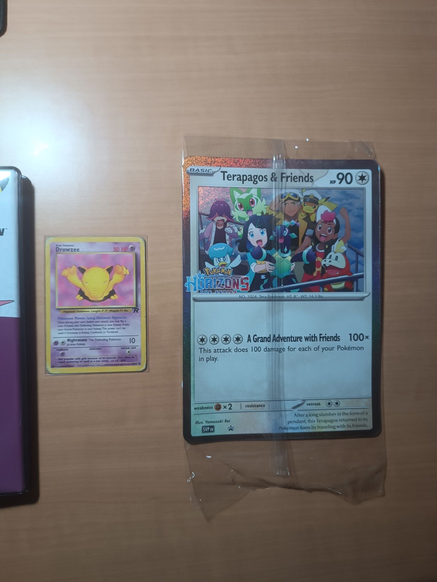 Vendo Binder Pokémon, carta Team rocket e carta jumbo