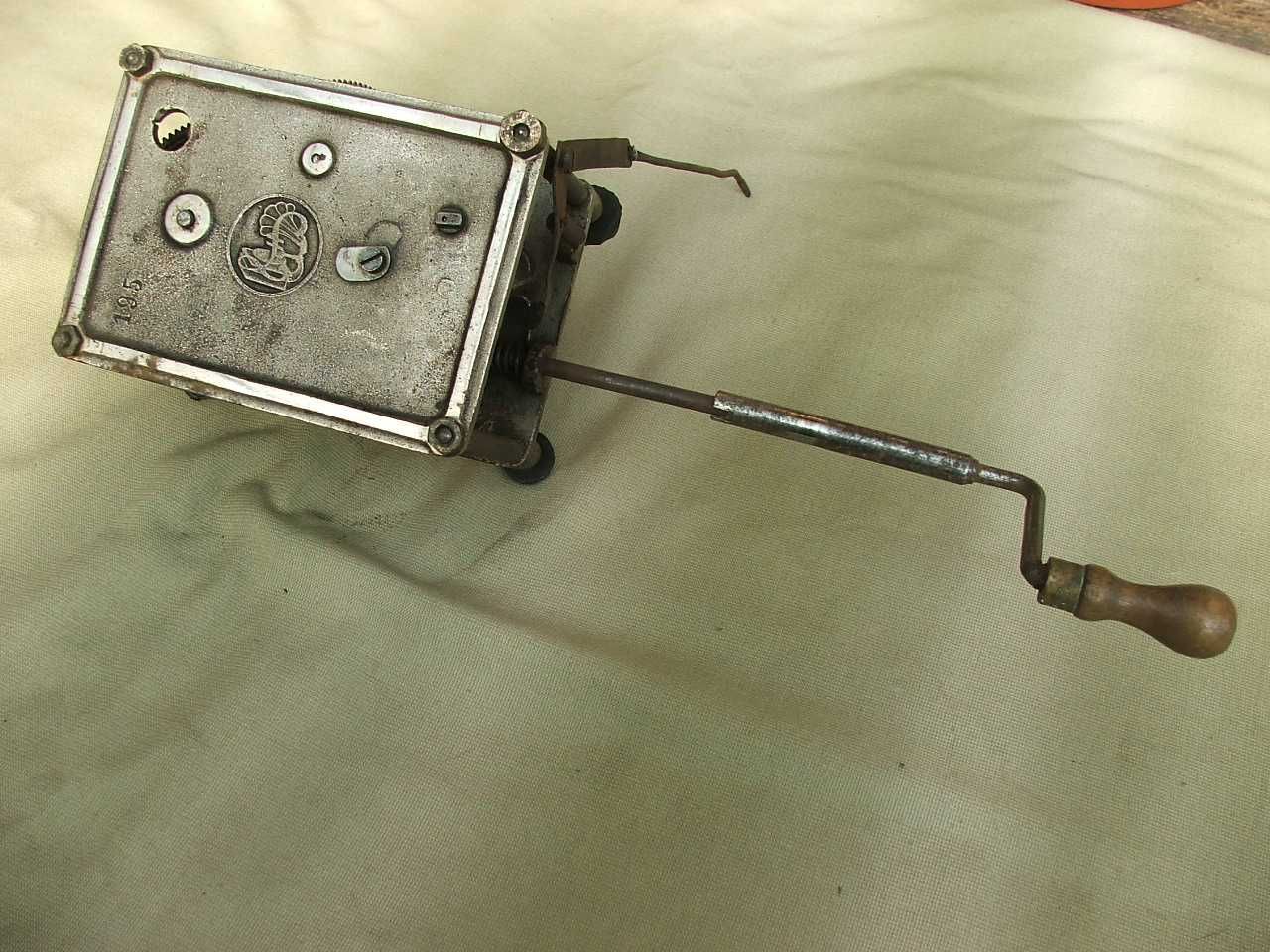 Mechanizm starego patefonu