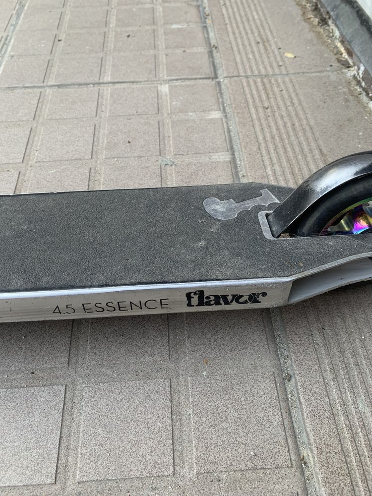 Hulajnoga wyczynowa flavour esencje 4.5 v2 chrome neo