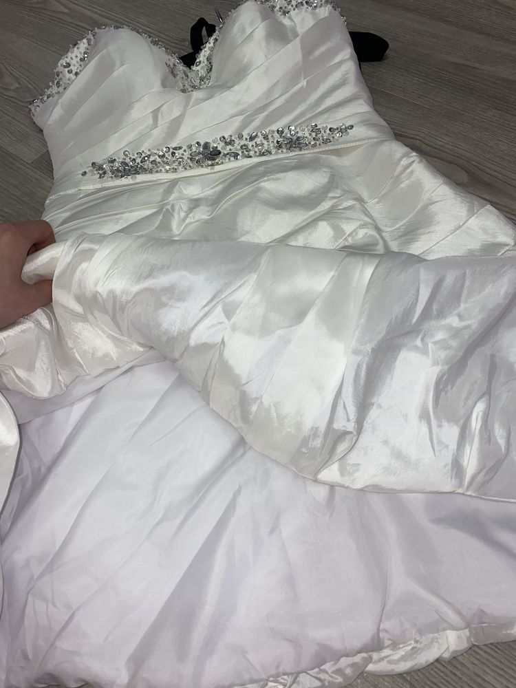 Сукня фірмова E-Dresses обмен выпускное