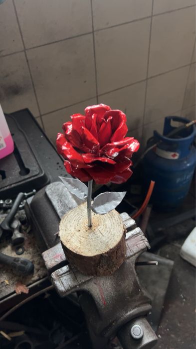 RÓŻA z metalu na zamówienie