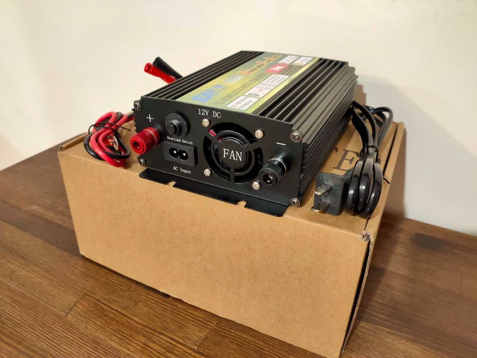 Інвертор 2в1 з функцією зарядки 12В-220В 1000/500W