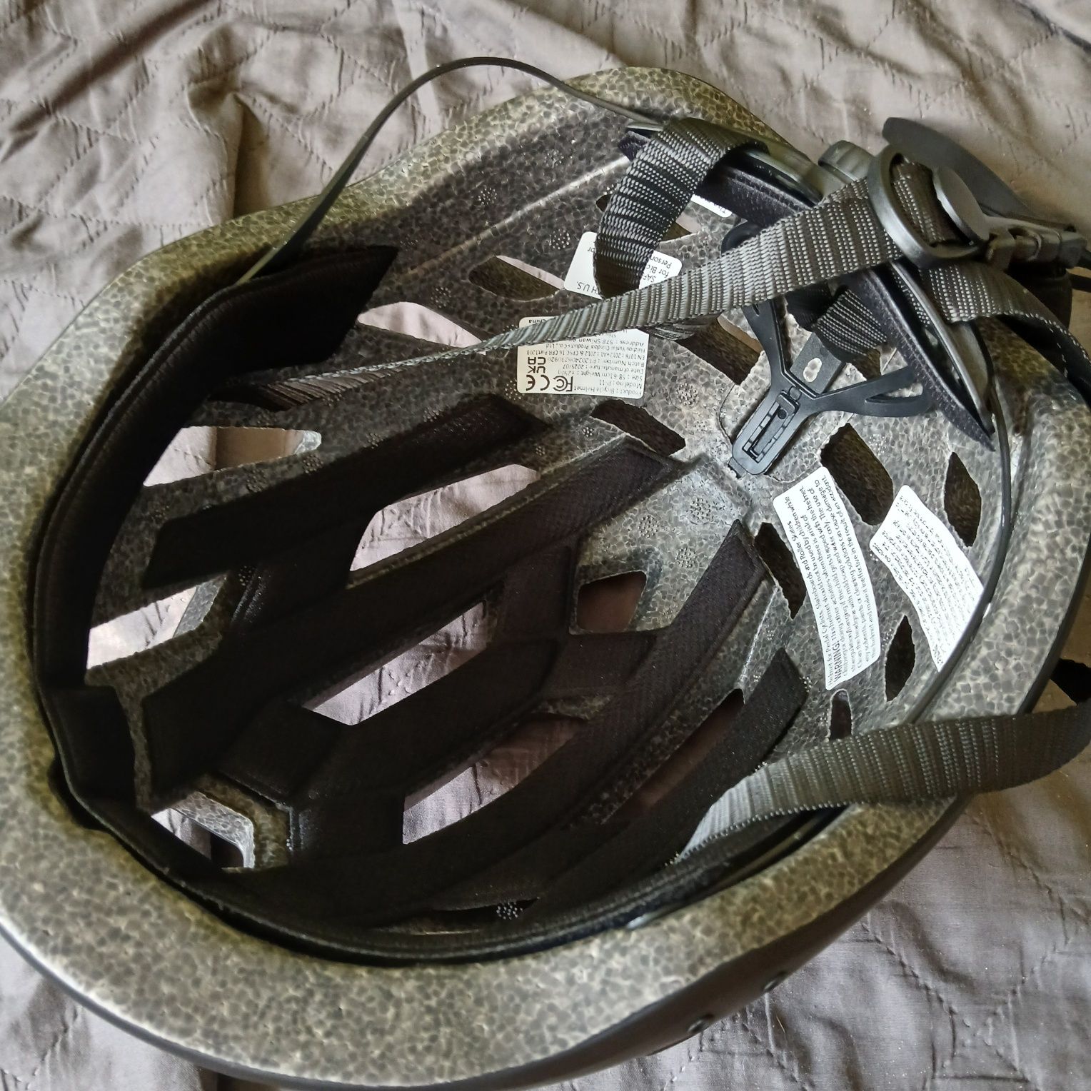 Kask rowerowy czarny