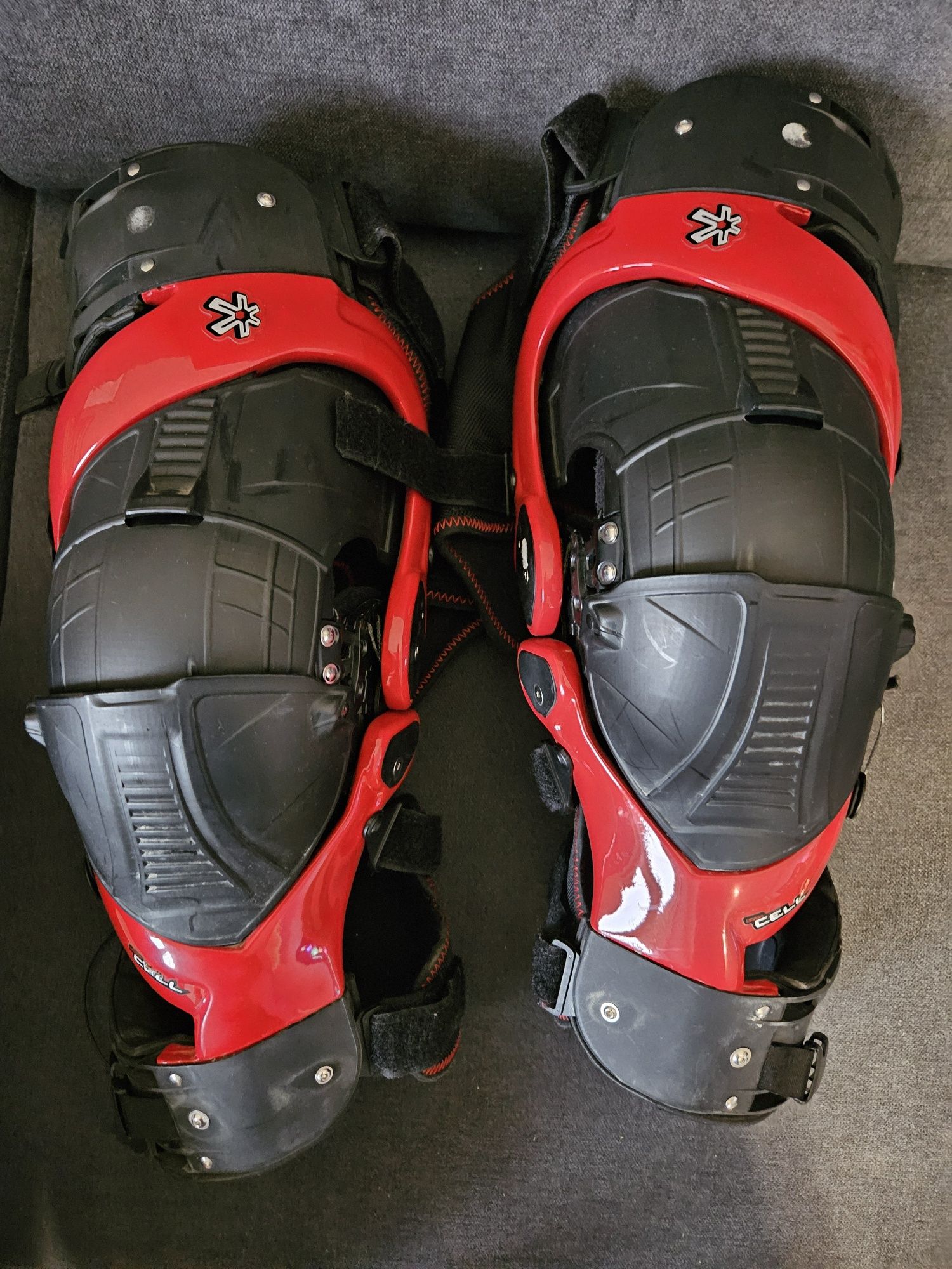 Ortezy asterisk rozmiar M para jak nowe  ortezy enduro cross