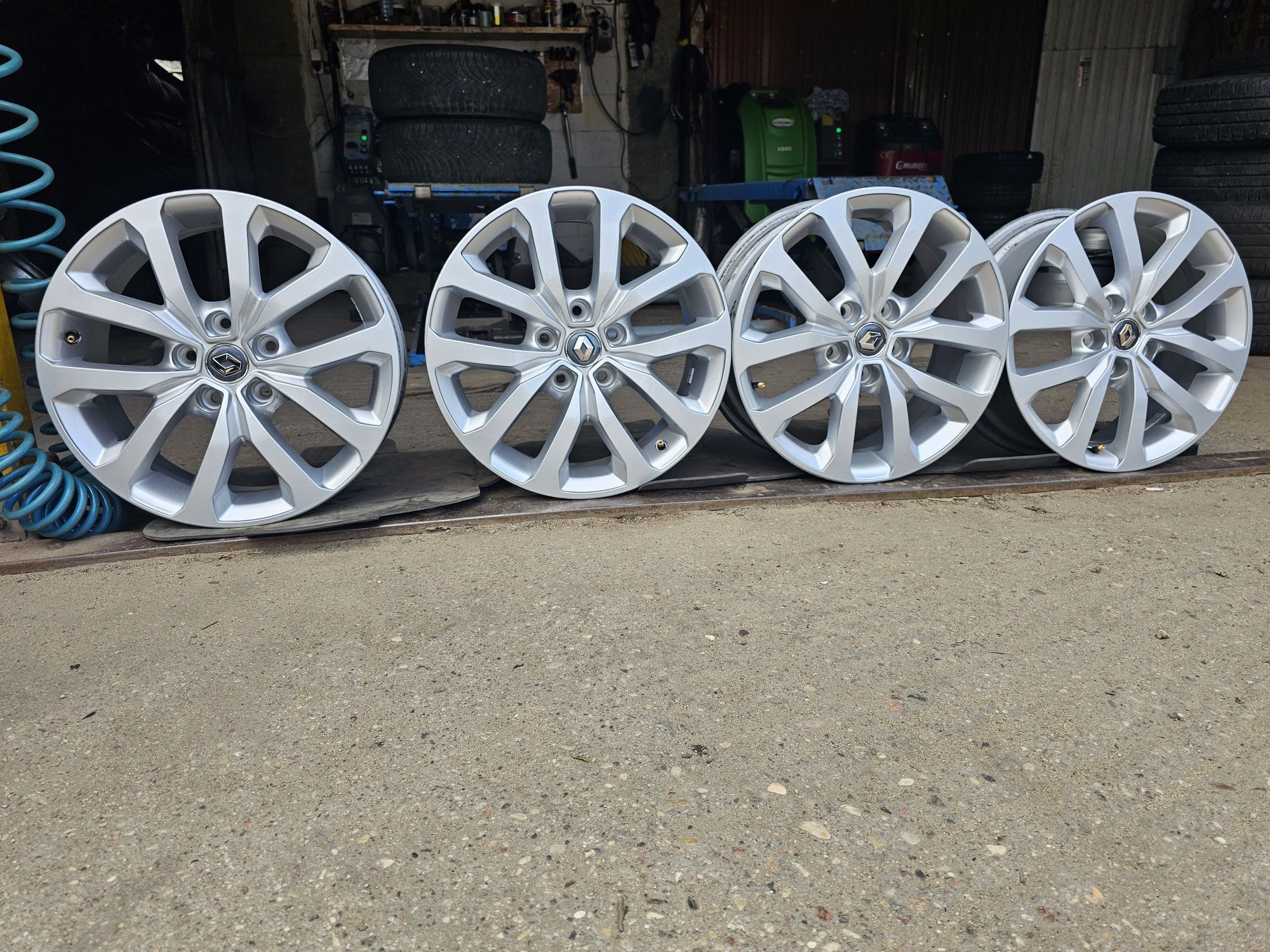 Felgi Aluminiowe Renault R17 5x114.3 ET40-7J+czujniki Ciśnienia