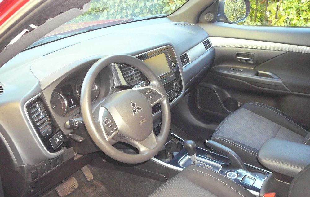 Mitsubishi Outlander 2.4 4WD CVT Instyle 2018