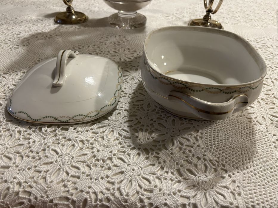 Vende-se uma terrina da vista alegre de 1934