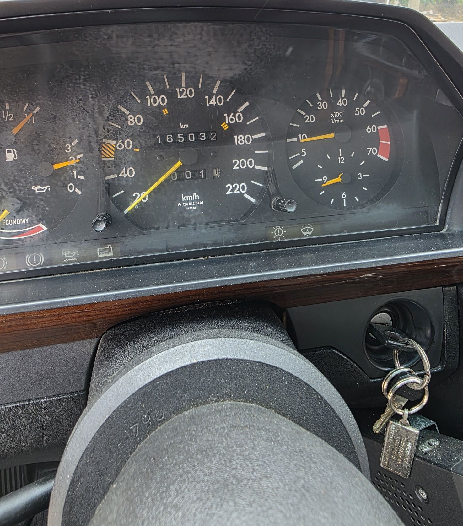 Mercedes-Benz 230E W124: