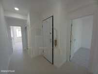 Apartamento T3 num prédio com elevador. Cidade Sol. Sto António Cha...