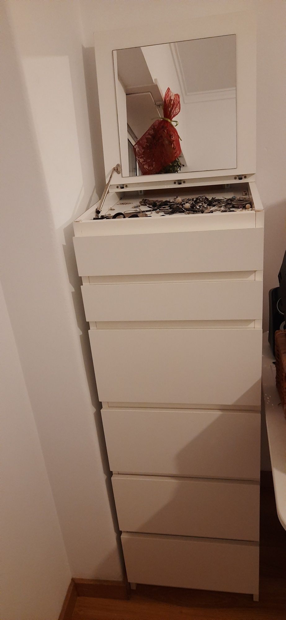 Cómoda alta com espelho embutido - IKEA MALM