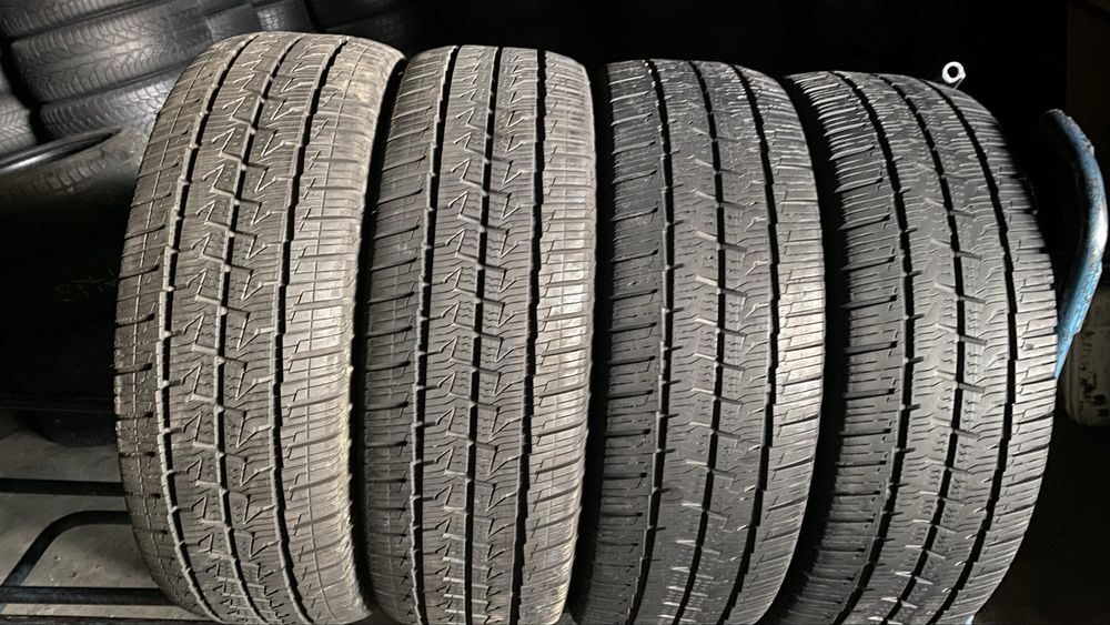 Шини 215/65/16с - 4шт Continental VanContact4Season