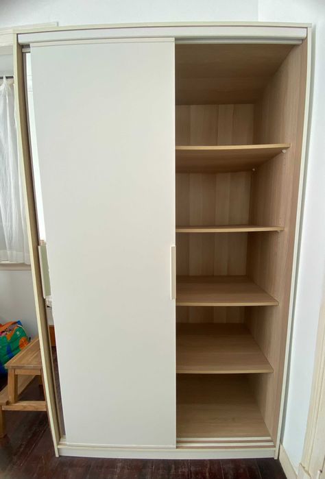 Armário, 2 portas deslizantes (1 com espelho) - IKEA - em ótimo estado