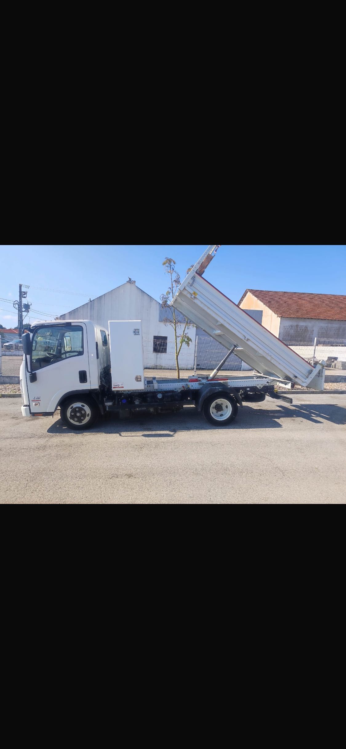 Isuzu ligeira 3.0 caixa basculante excelente estado
