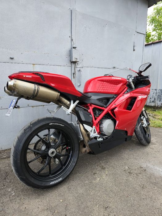 Спортивний мотоцикл. Спортбайк. Ducati 848 evo.