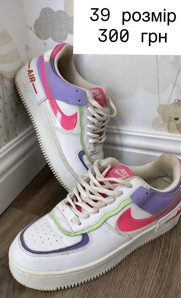Жіночі кросівки Nike