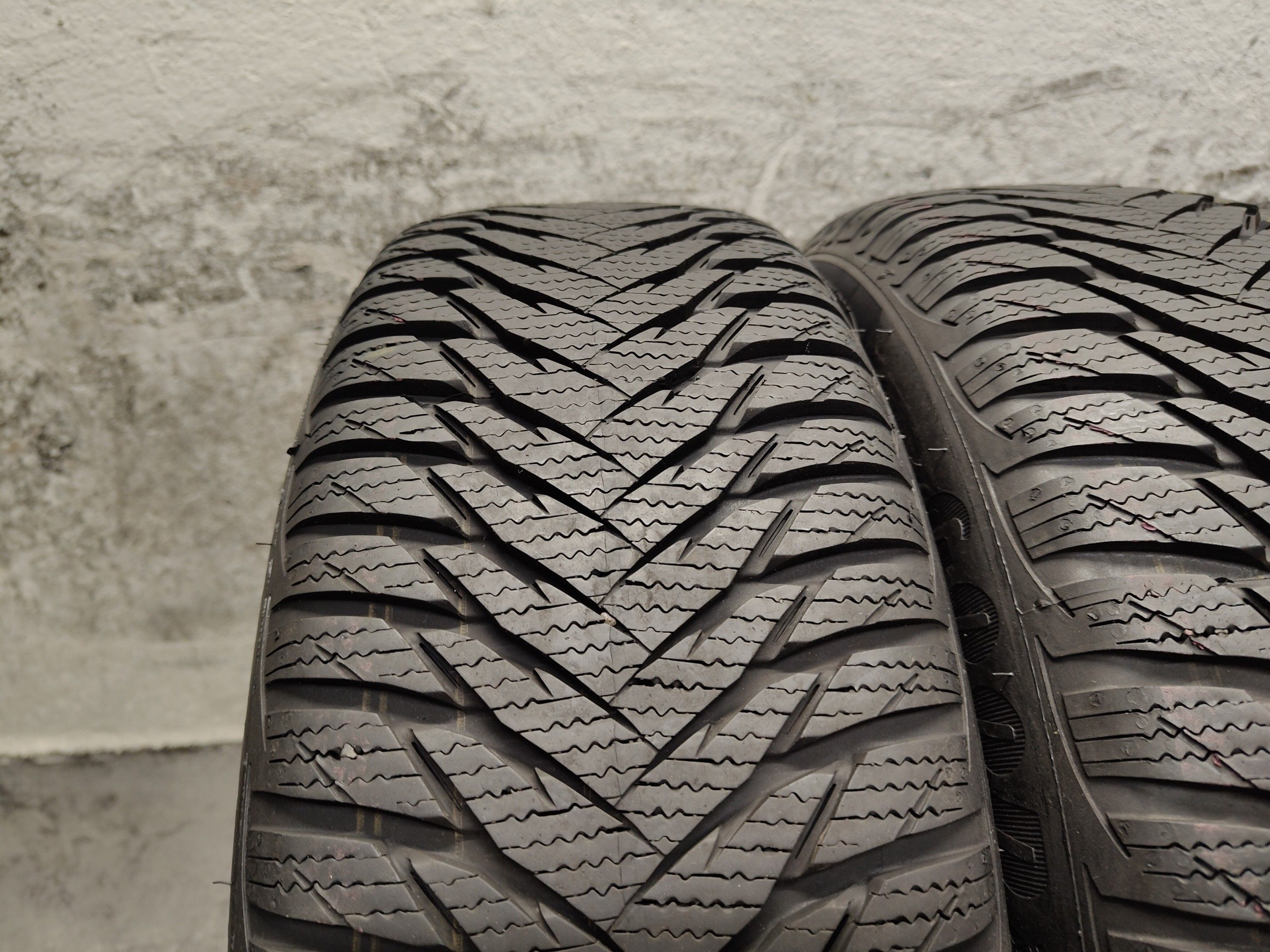 4X 195/55R16 87H Goodyear Ultragrip 8 *Bmw 8mm Opony Zimowe