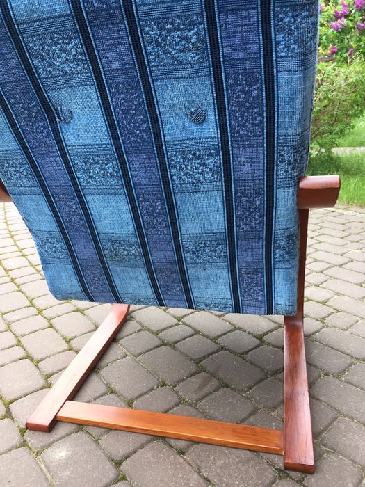 Fotel bujany drewniany wypoczynkowy