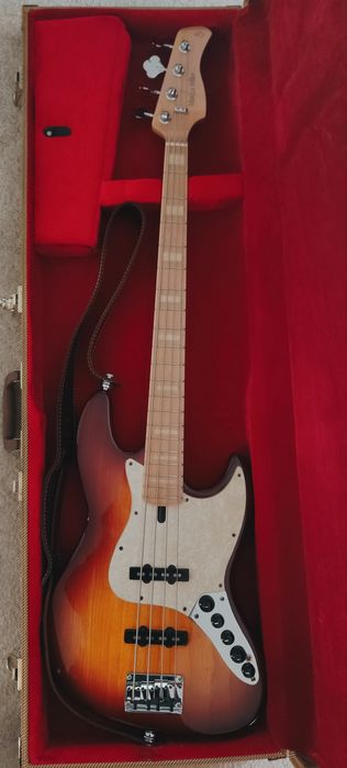 Baixo Marcus Miller V7 Sire - Swamp Ash