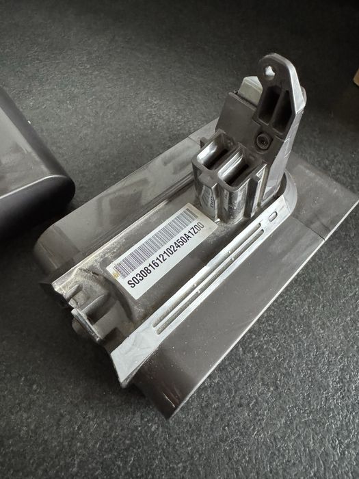 Акумулятори 2 шт Dyson V6 на запчастини