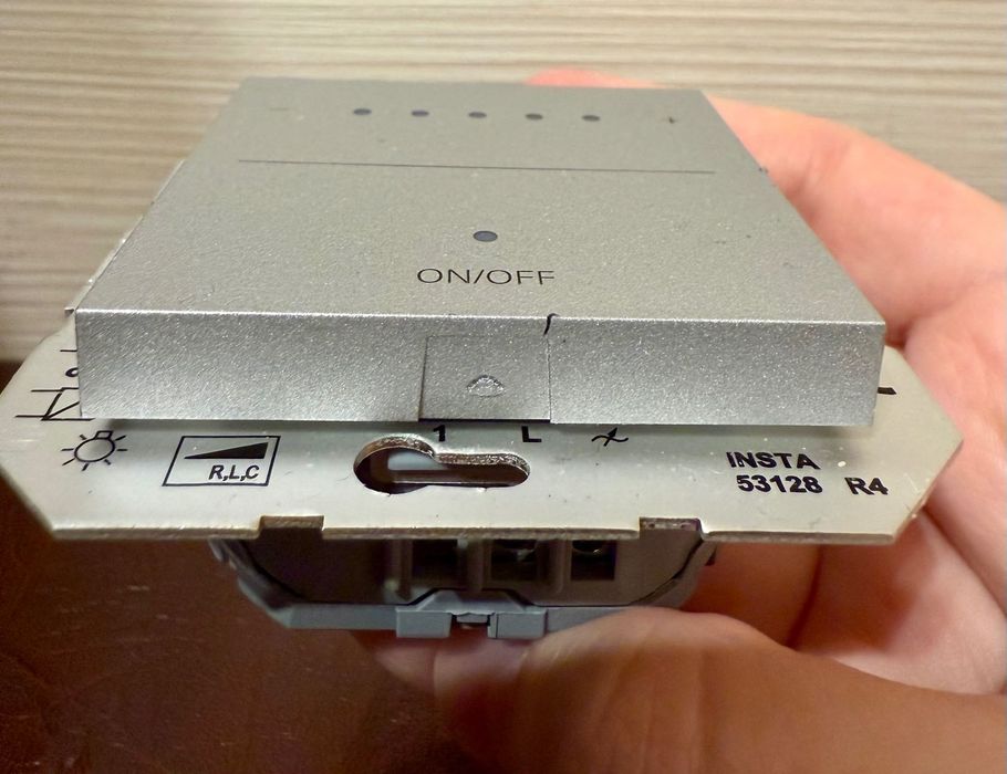 GIRA Touchdimmer диммер 2000 0305 00 | сенсорная панель с памятью 2208
