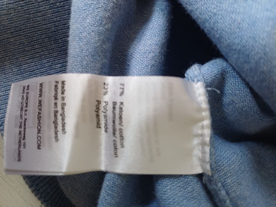 Męski sweterek w serek WE rozm M.