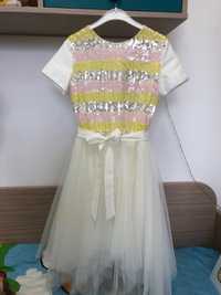 Платье нарядное для девочки 152 рост, можно напрокат