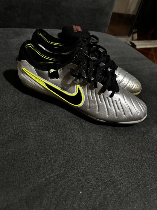 Chuteira Nike Tiempo AG