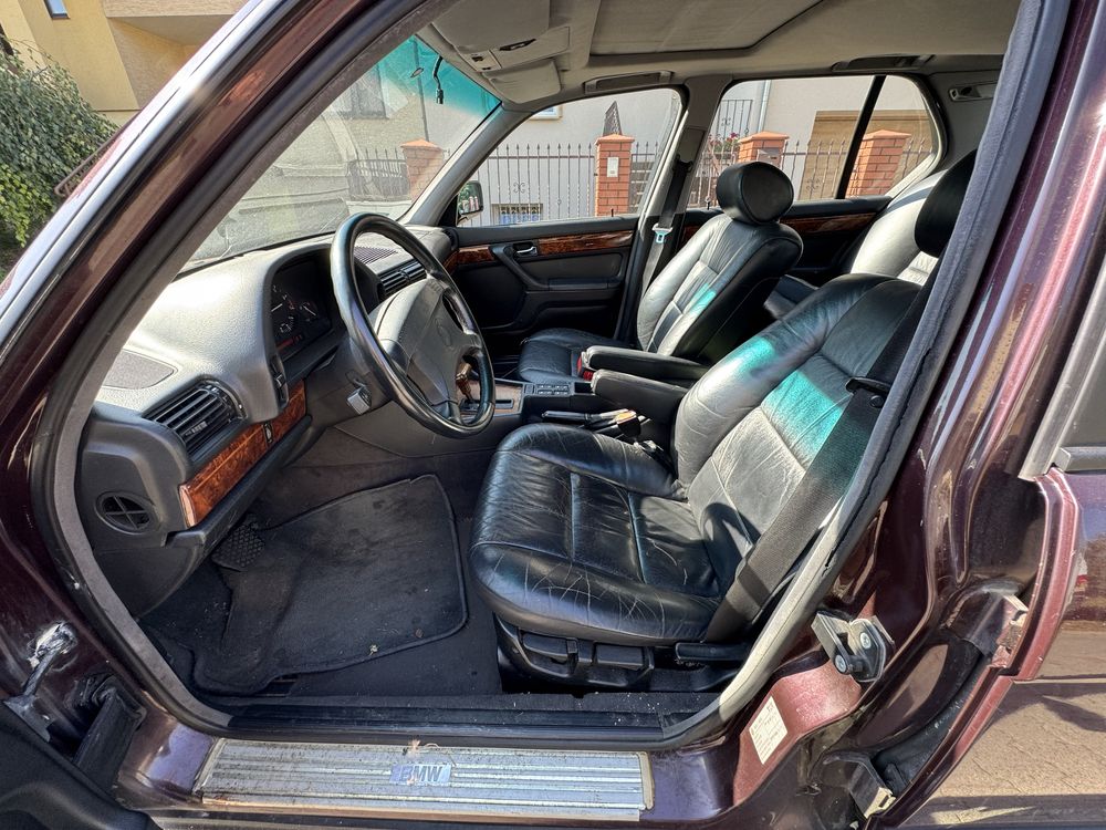 == BMW E32 740i na części == posiadam wszystko do E32 & E34