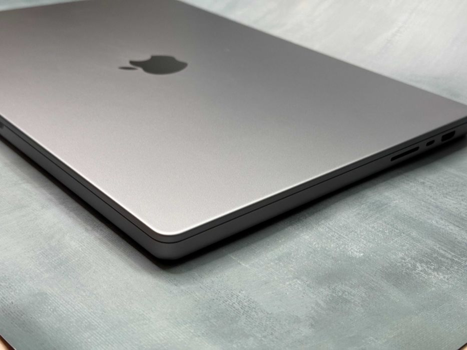 MacBook Pro 16” 2021 M1 Pro 32GB RAM Stan Idealny