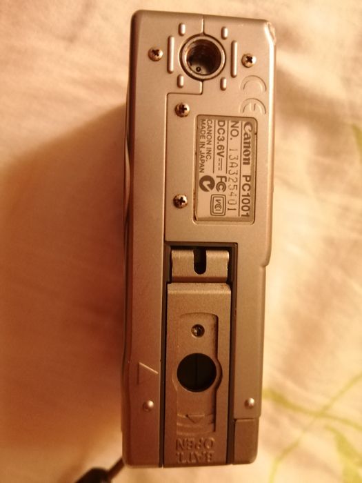 Câmara fotográfica antiga Canon