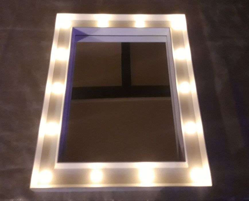 Lustro z oświetleniem led Dekorado 40×50 cm