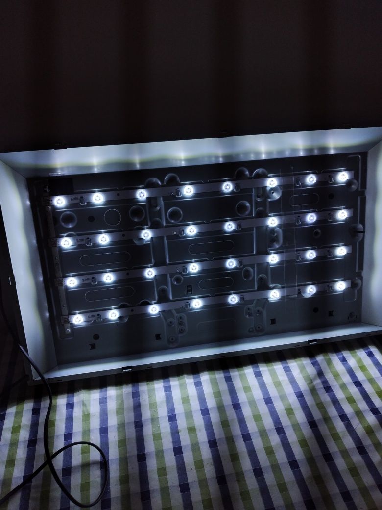 Vendo conjunto de barras leds completo para tv Samsung  UE32EH4000