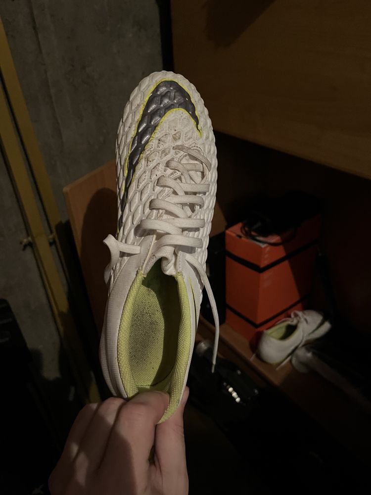 Buty piłkarskie Nike, korki biało zielone.