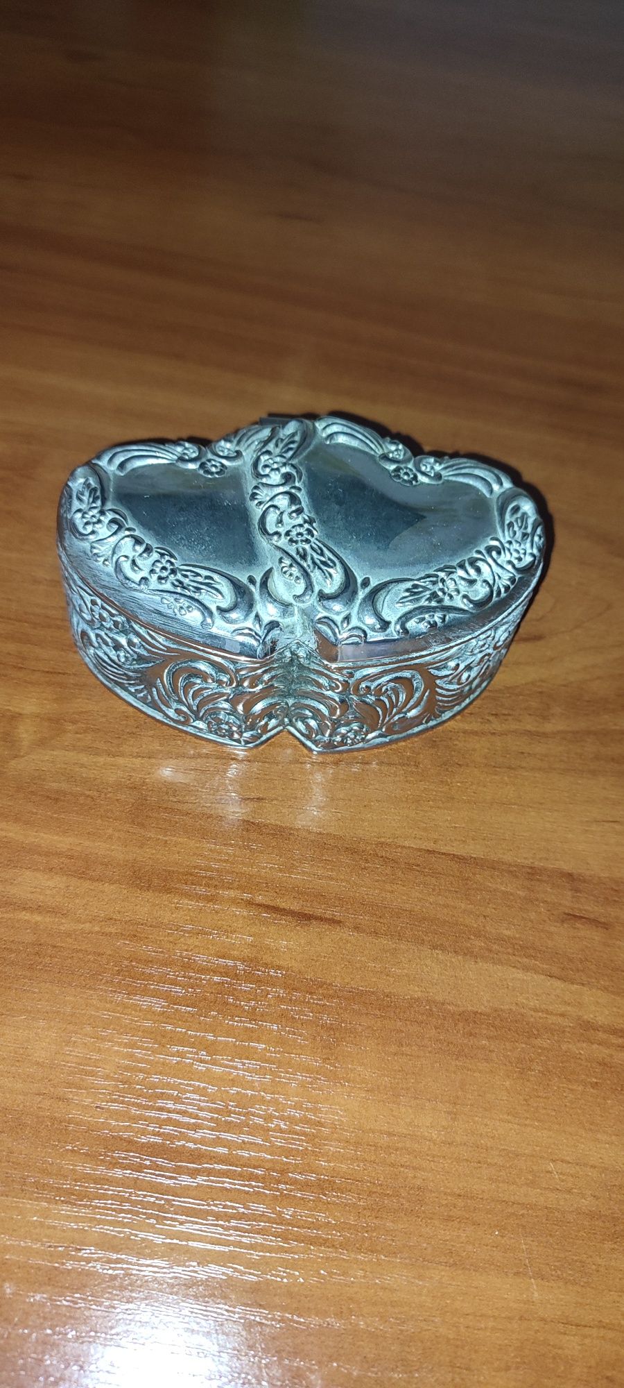 Szkatułka metalowa