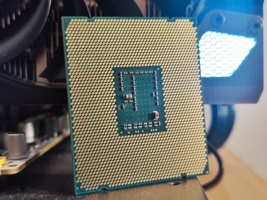 CPU Intel Xeon 2660V3 10/20