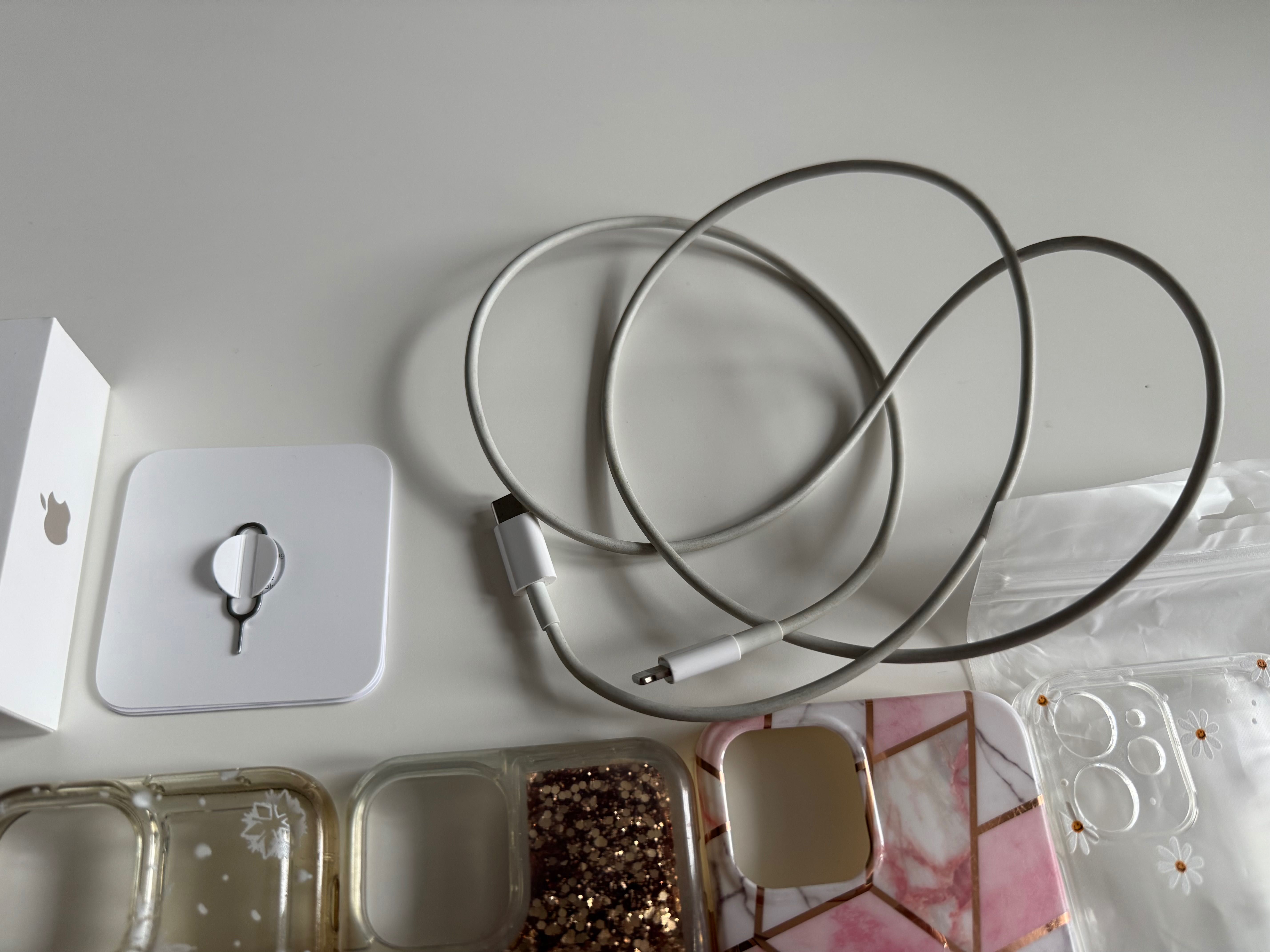 iPhone 12 mini + 5 etui, ładowarka, igła i pudełko