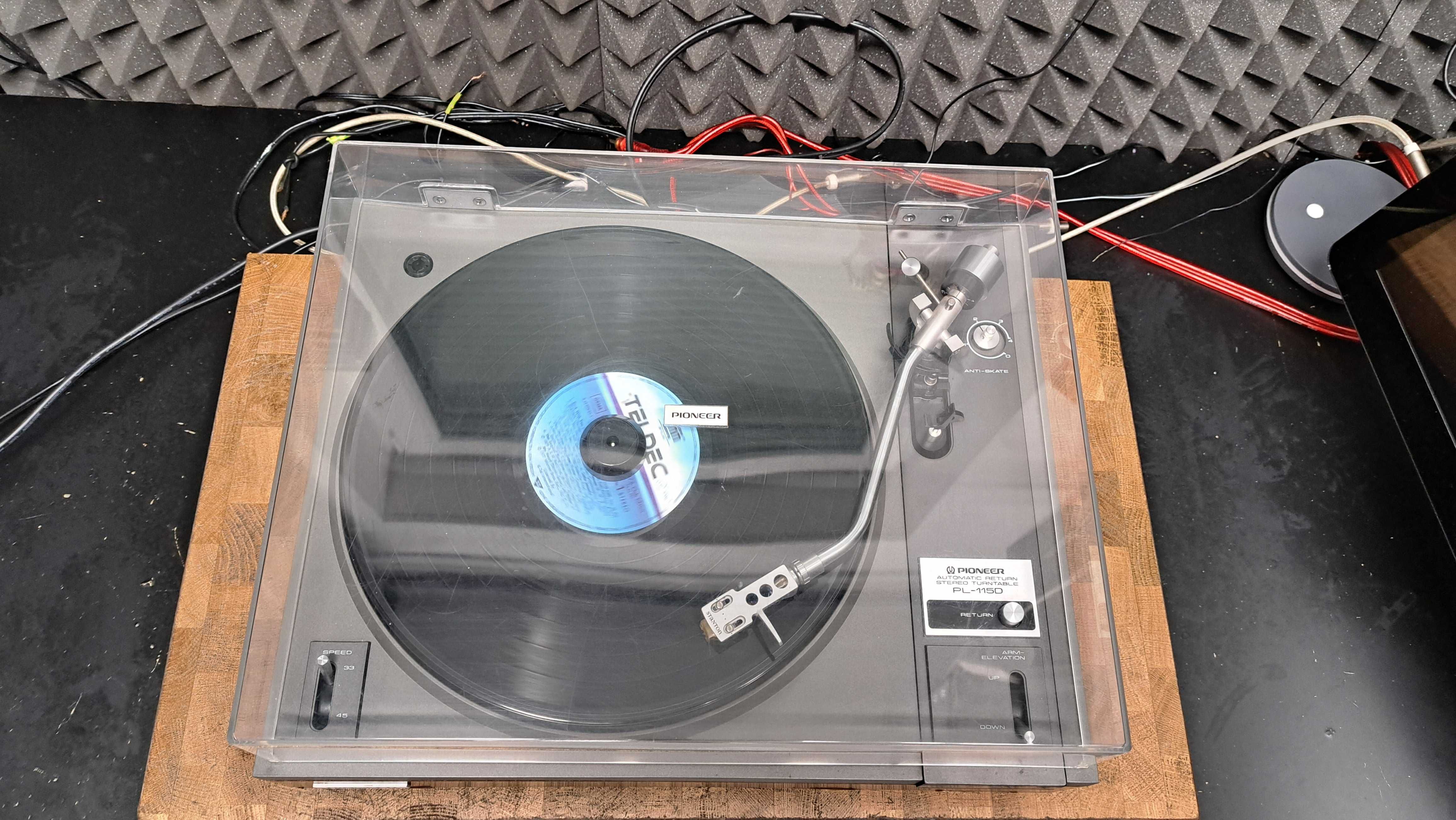 Gramofon Pioneer PL-115D