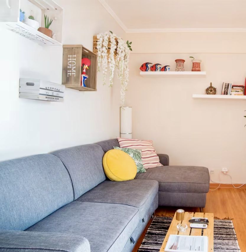 Sofá Conforama — dois lugares + chaise longue com arrumação