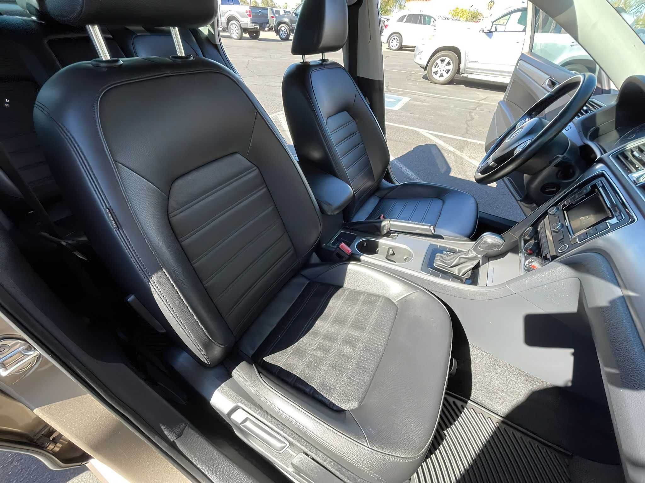 2015 Volkswagen Passat 1.8T SE