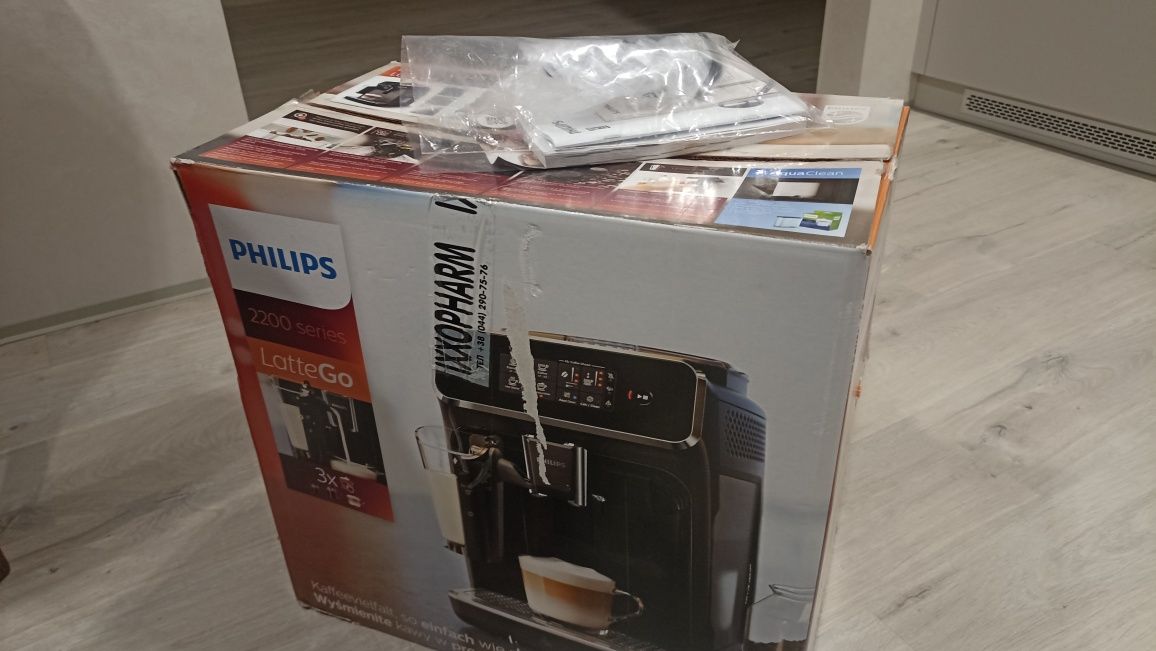 Кофемашина Philips Series 2200 EP2235/40