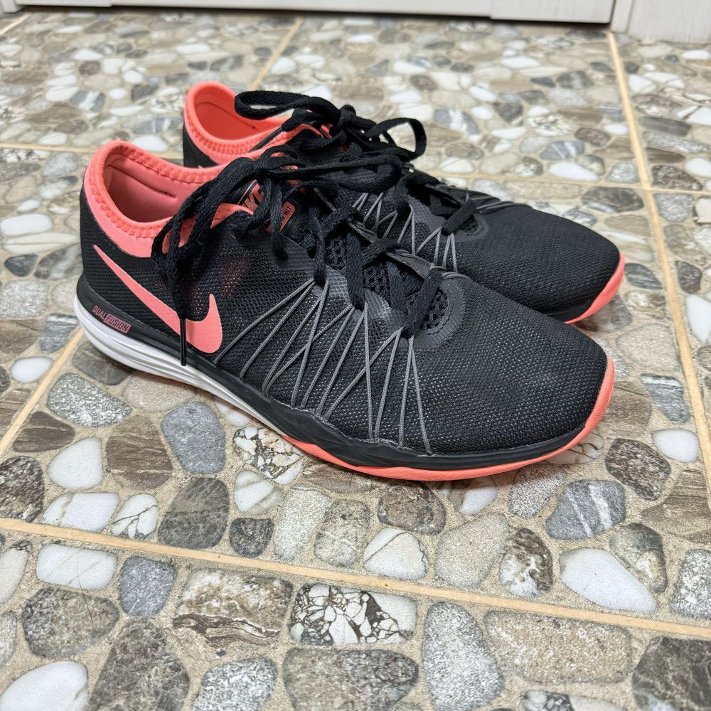 Кросівки Nike бігові