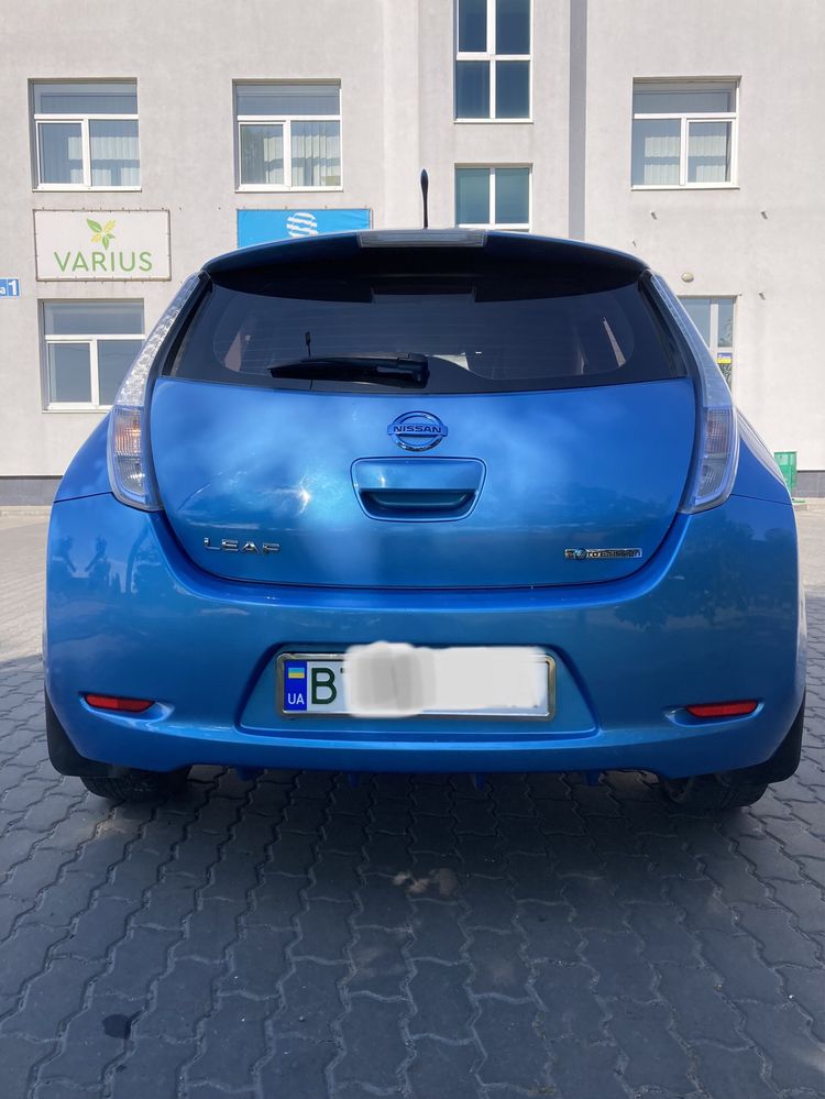 Продам Nissan Leaf