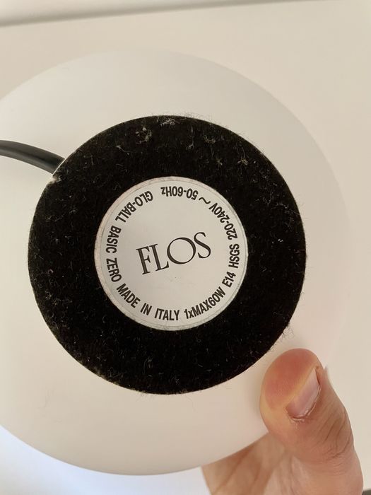 Candeeiro de mesa FLOS Mini Glo-Ball design de J.Morrisson