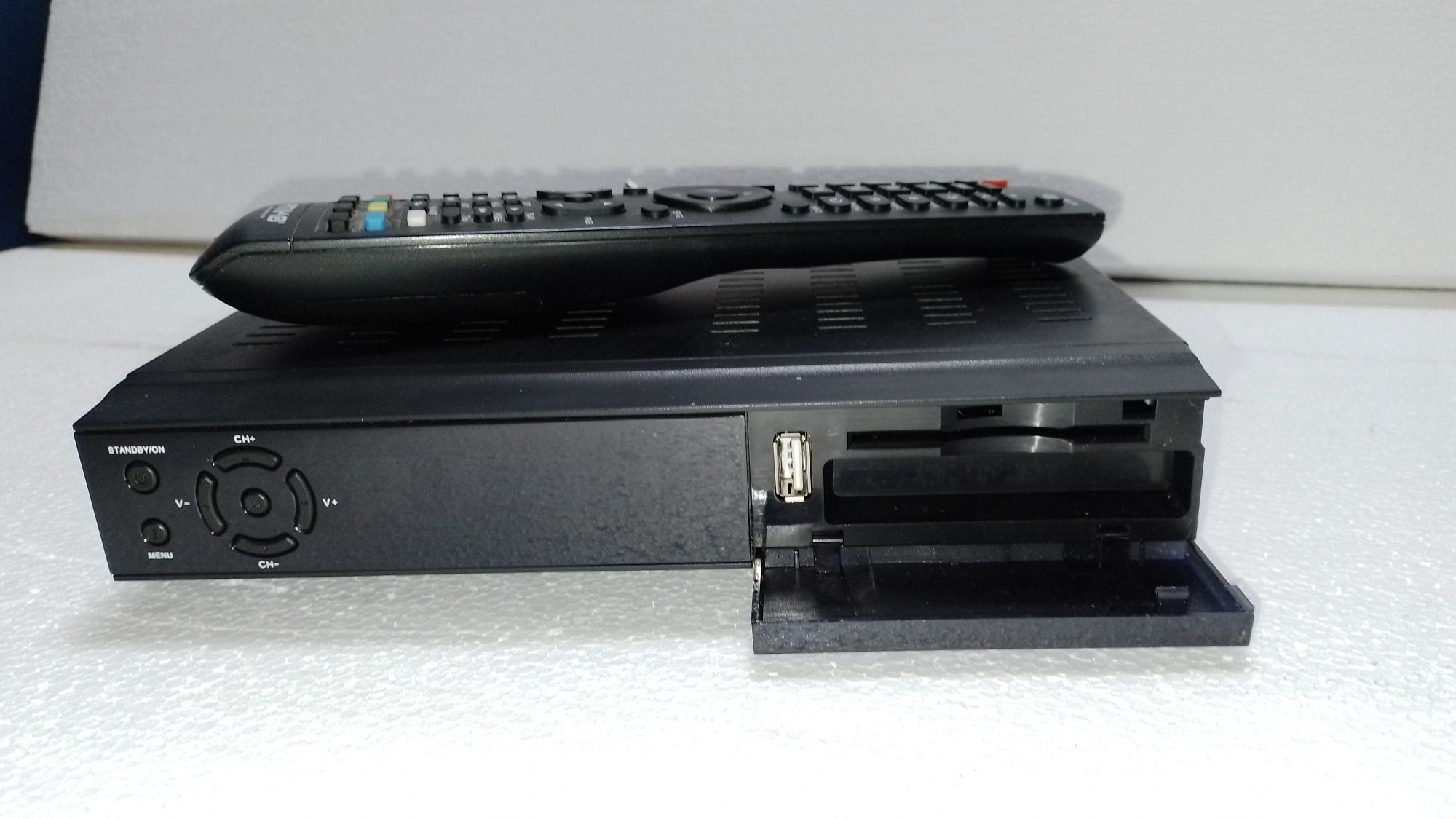 Receptor de TV satelite Amiko 8150 - como Novo