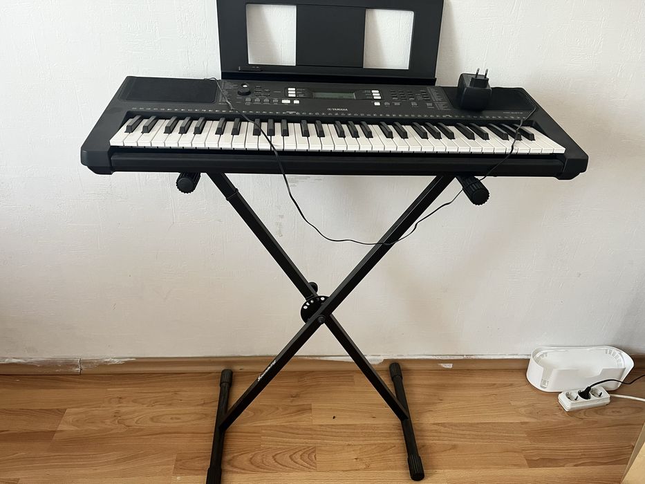 Синтезатор Yamaha PSR-E373