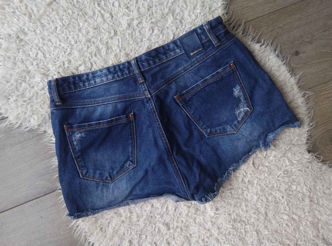 Granatowe jeansowe szorty damskie
