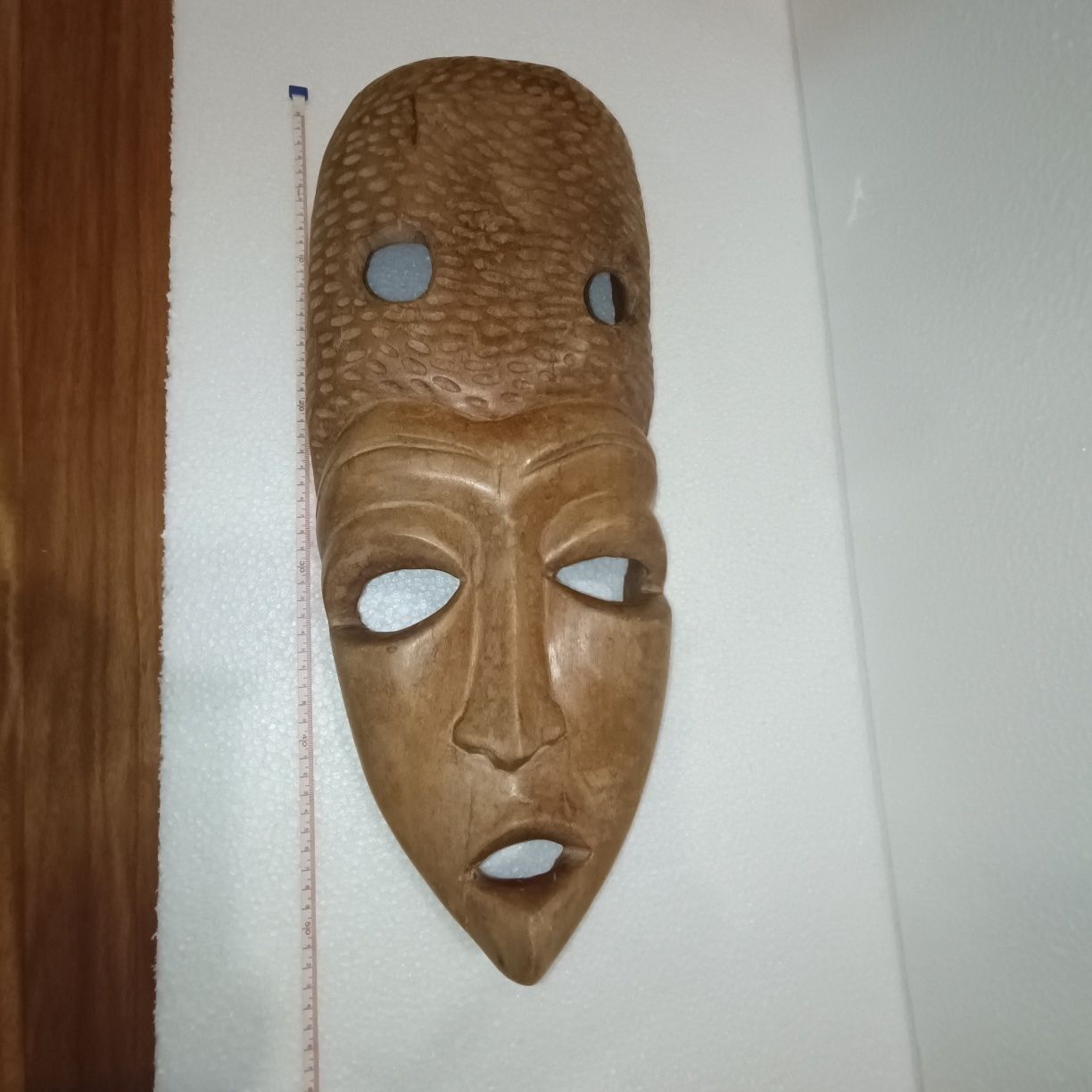Máscara Tribal Africana em Madeira Esculpida à mão 52x20 cms
