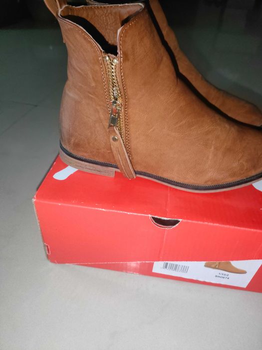 Botki dziewczęce  roz.33 jak nowe Minotti