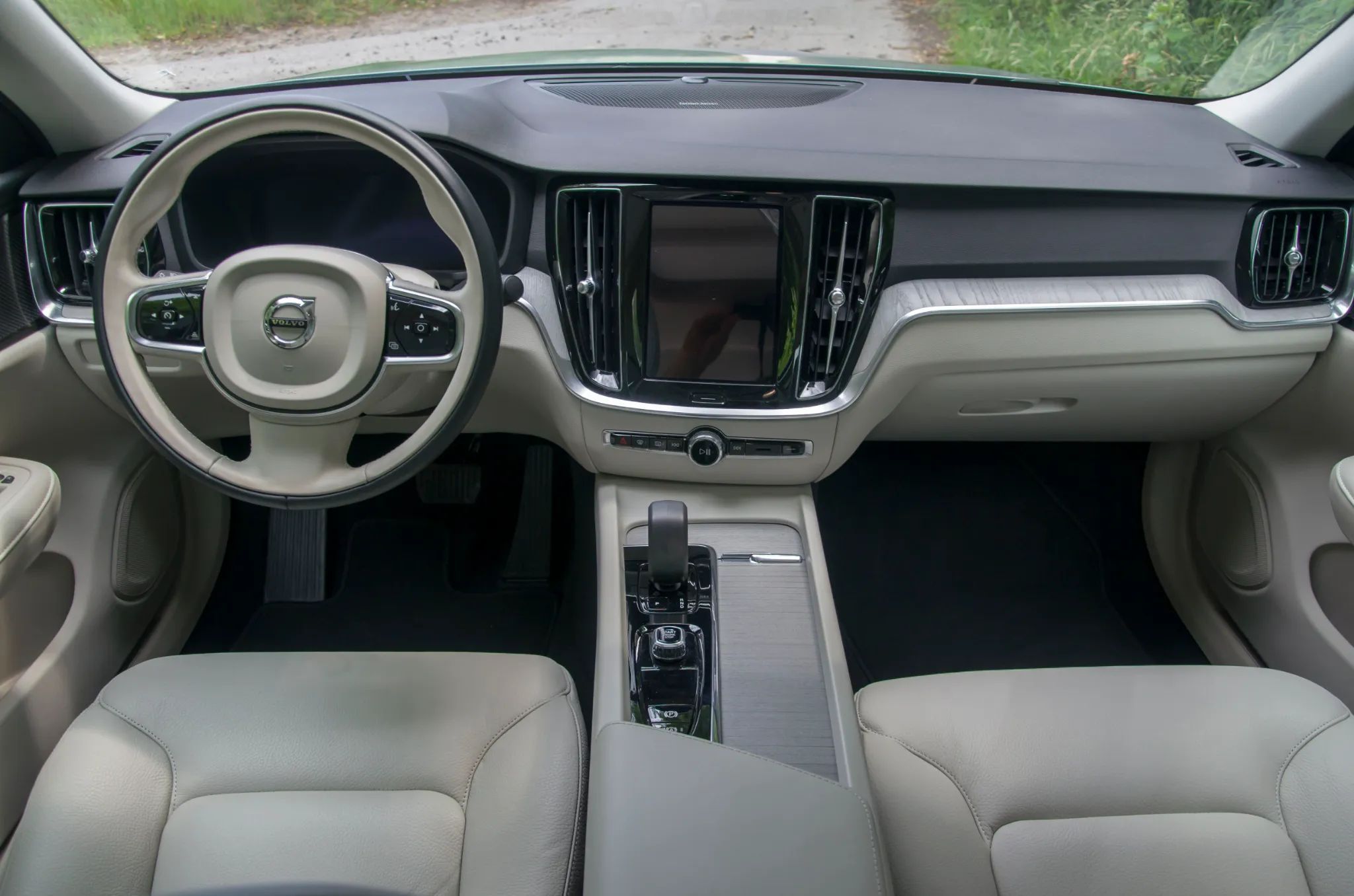 Volvo S60 B5 Plus DARK THEME - tylko 2400km - jak NOWY