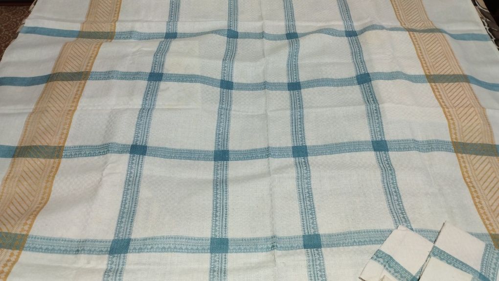 Скатерти,халаты(спецодежда)полотенца кухонные, лен времён  СССР